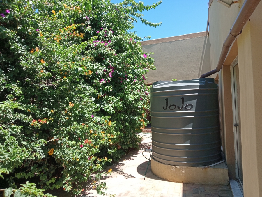 6 Bedroom Property for Sale in Vanes Estate Eastern Cape
